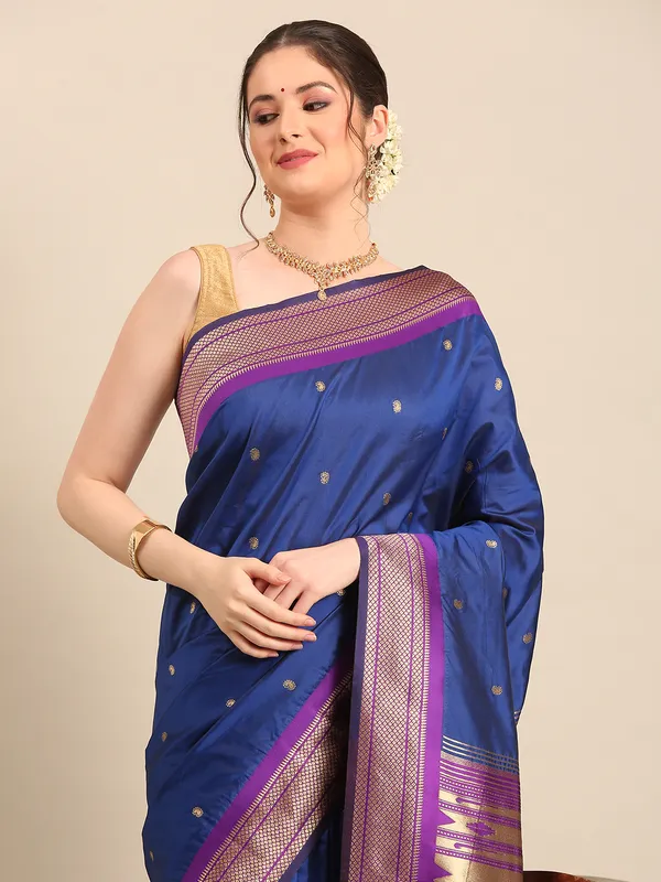 Traditional_Paithani_Saree_with_Peacock_Motif