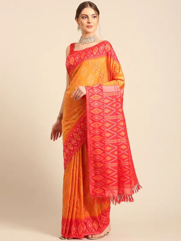 Traditional_Gujarati_Patola_Saree_|_Elegant_Silk_Weave