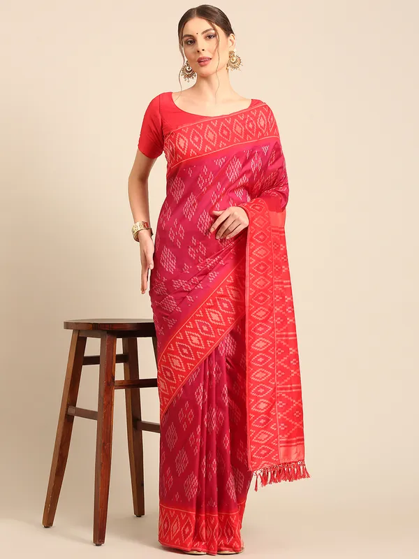 Traditional_Gujarati_Patola_Saree_|_Elegant_Silk_Weave
