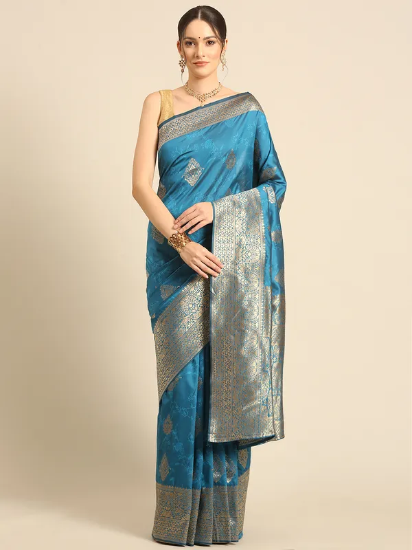Classic_Banarasi_Saree_|_Timeless_Silk_&_Zari_Collection
