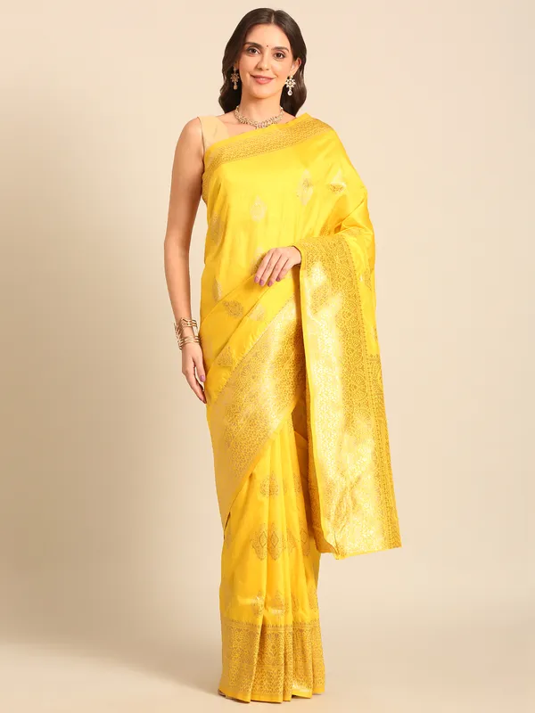 Classic_Banarasi_Saree_|_Timeless_Silk_&_Zari_Collection
