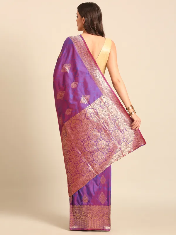Classic_Banarasi_Saree_|_Timeless_Silk_&_Zari_Collection