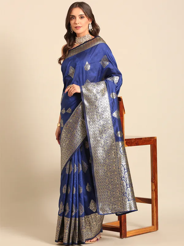 Classic_Banarasi_Saree_|_Timeless_Silk_&_Zari_Collection