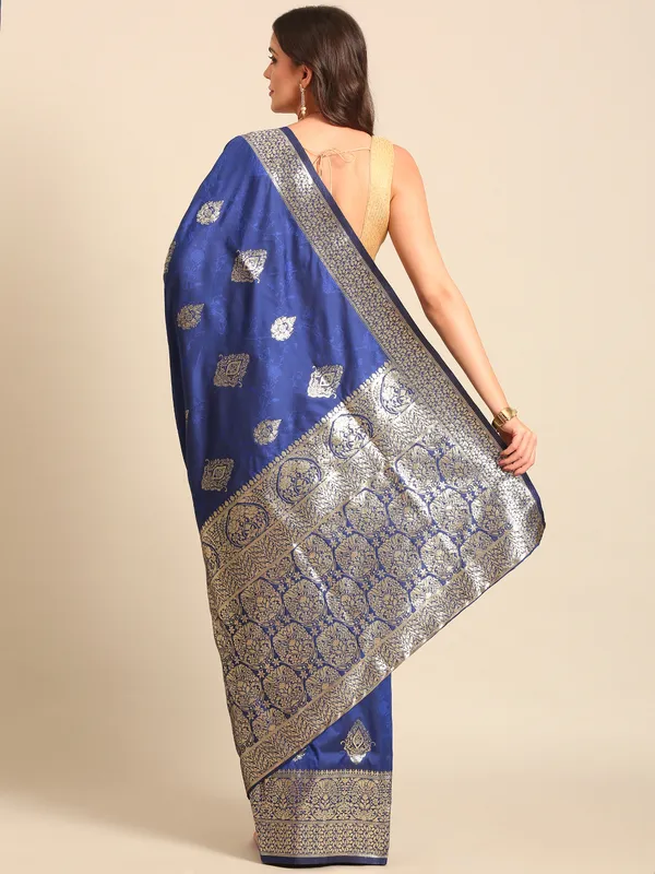 Classic_Banarasi_Saree_|_Timeless_Silk_&_Zari_Collection