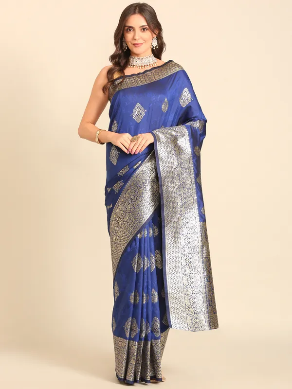 Classic_Banarasi_Saree_|_Timeless_Silk_&_Zari_Collection