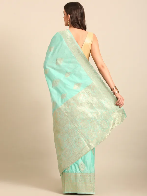 Classic_Banarasi_Saree_|_Timeless_Silk_&_Zari_Collection