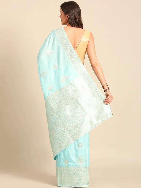 Classic_Banarasi_Saree_|_Timeless_Silk_&_Zari_Collection