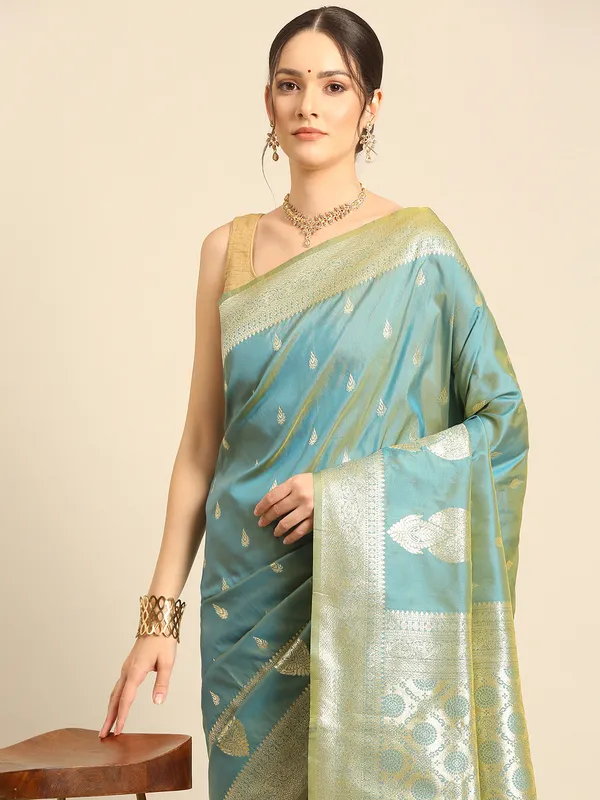 Luxury_Banarasi_Silk_Saree_|_Traditional_Zari_Weave