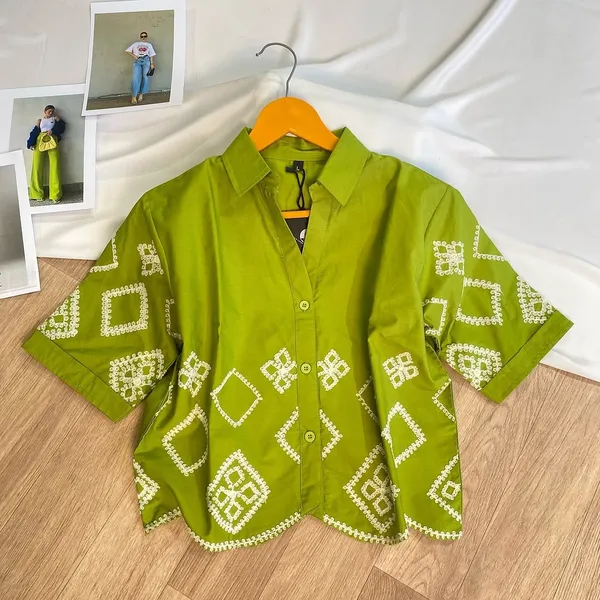 Women_Regular_Fit_Embroidered_Spread_Collar_Casual_Shirt
