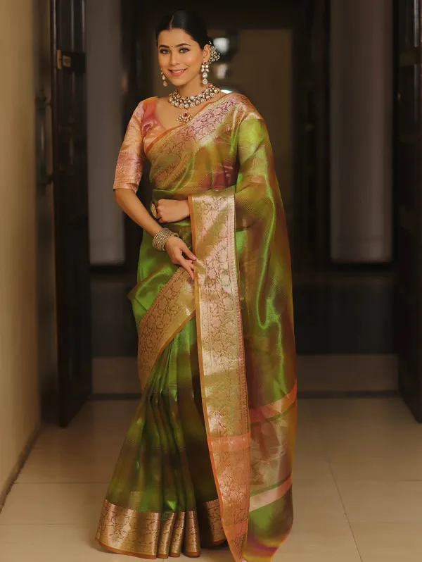 Handwoven_Banarasi__Tissue_Silk_Saree_in_Two_Toned_Shaded_Designer_Wedding_Saree