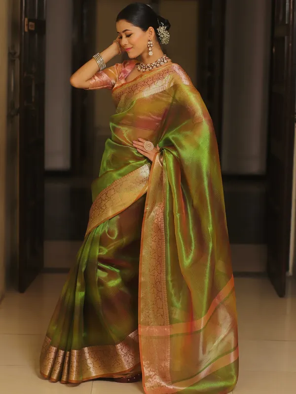 Handwoven_Banarasi__Tissue_Silk_Saree_in_Two_Toned_Shaded_Designer_Wedding_Saree