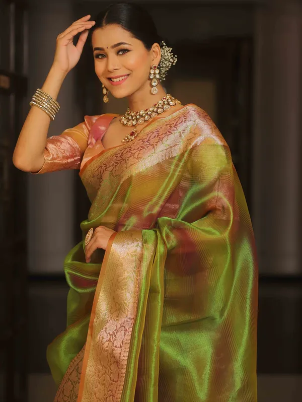 Handwoven_Banarasi__Tissue_Silk_Saree_in_Two_Toned_Shaded_Designer_Wedding_Saree