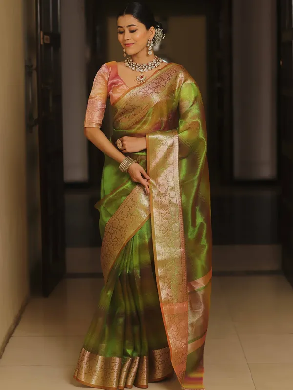 Handwoven_Banarasi__Tissue_Silk_Saree_in_Two_Toned_Shaded_Designer_Wedding_Saree