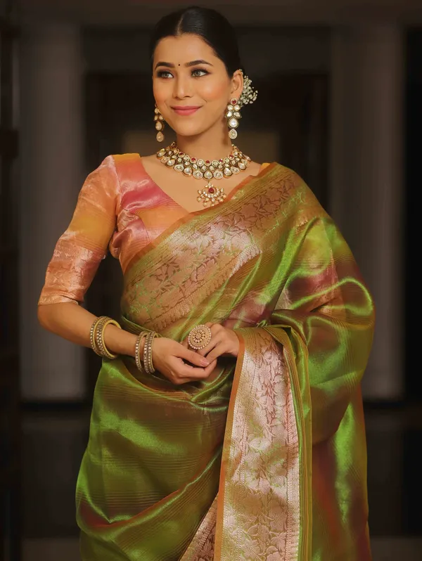 Handwoven_Banarasi__Tissue_Silk_Saree_in_Two_Toned_Shaded_Designer_Wedding_Saree