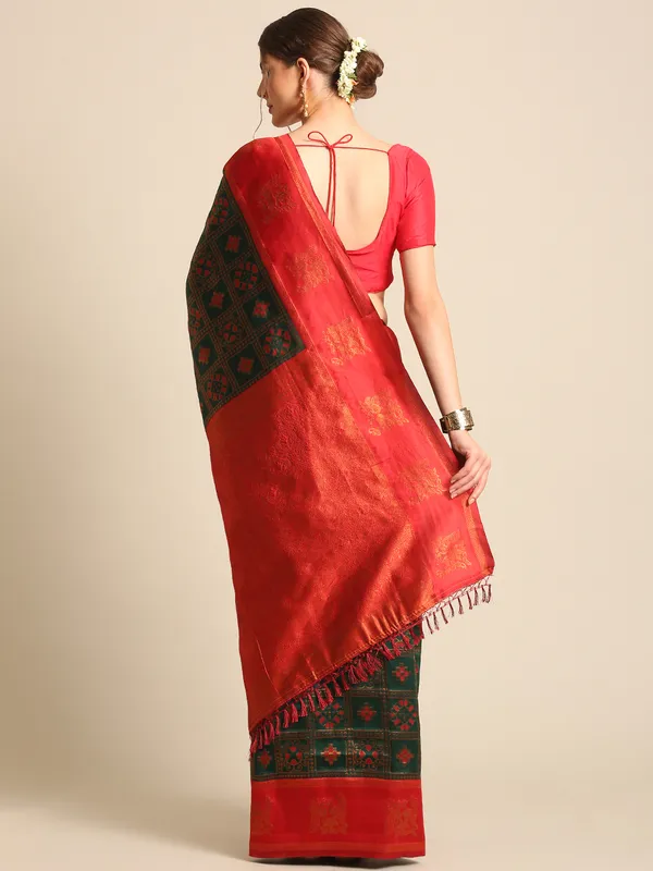 Traditional_Patola_Silk_Saree_with_Intricate_Woven_Motifs