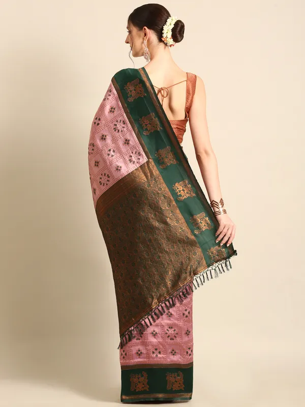 Traditional_Patola_Silk_Saree_with_Intricate_Woven_Motifs