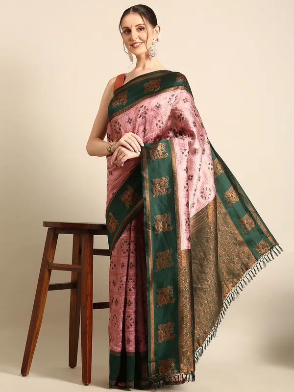 Traditional_Patola_Silk_Saree_with_Intricate_Woven_Motifs