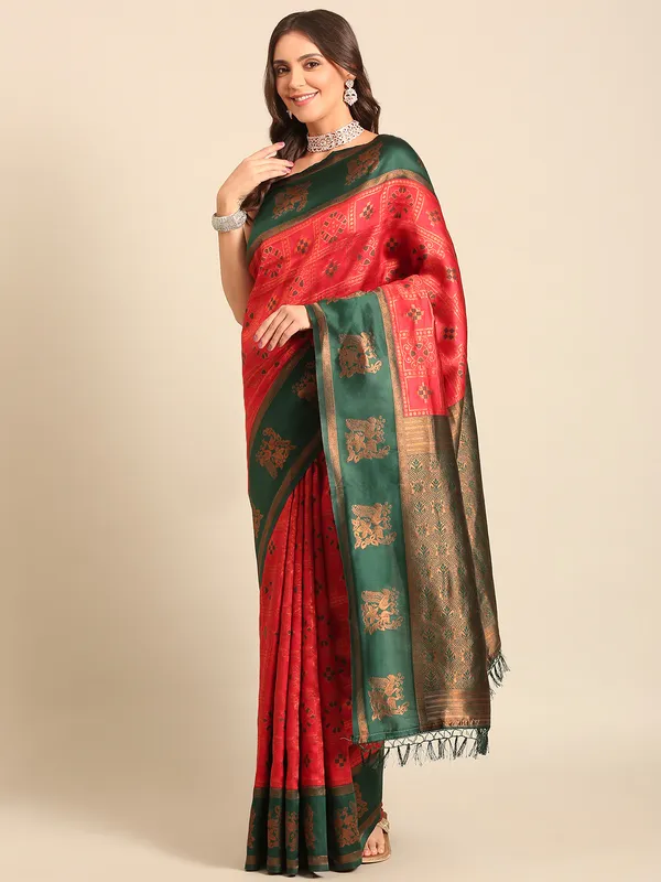 Traditional_Patola_Silk_Saree_with_Intricate_Woven_Motifs