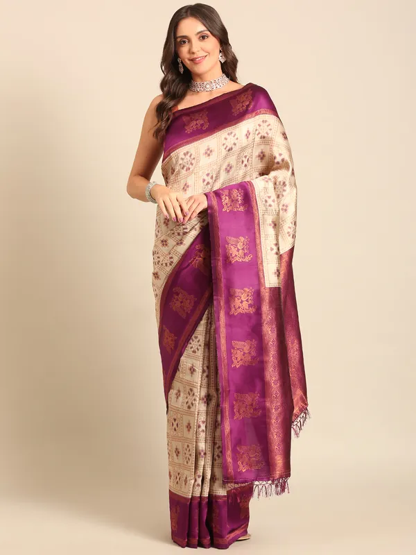 Traditional_Patola_Silk_Saree_with_Intricate_Woven_Motifs