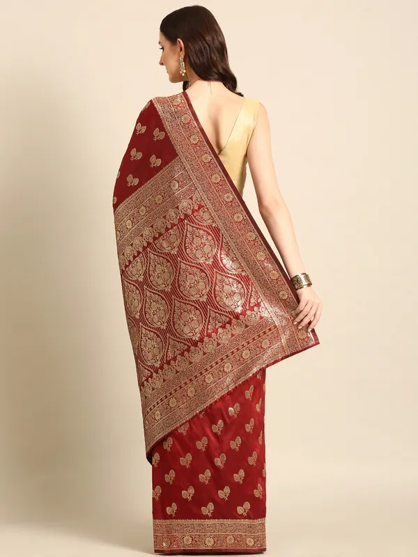 Traditional_Banarasi_Saree_with_Rich_Zari_Border