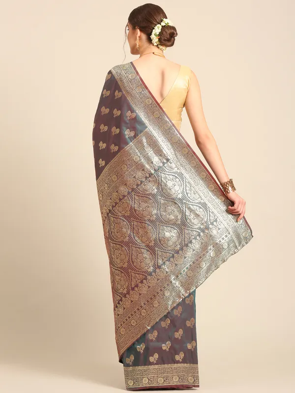 Traditional_Banarasi_Saree_with_Rich_Zari_Border