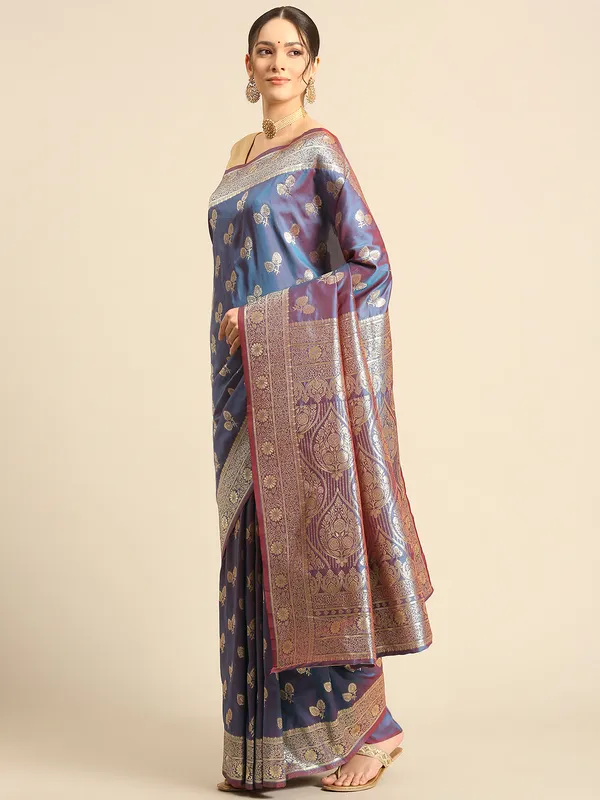 Traditional_Banarasi_Saree_with_Rich_Zari_Border