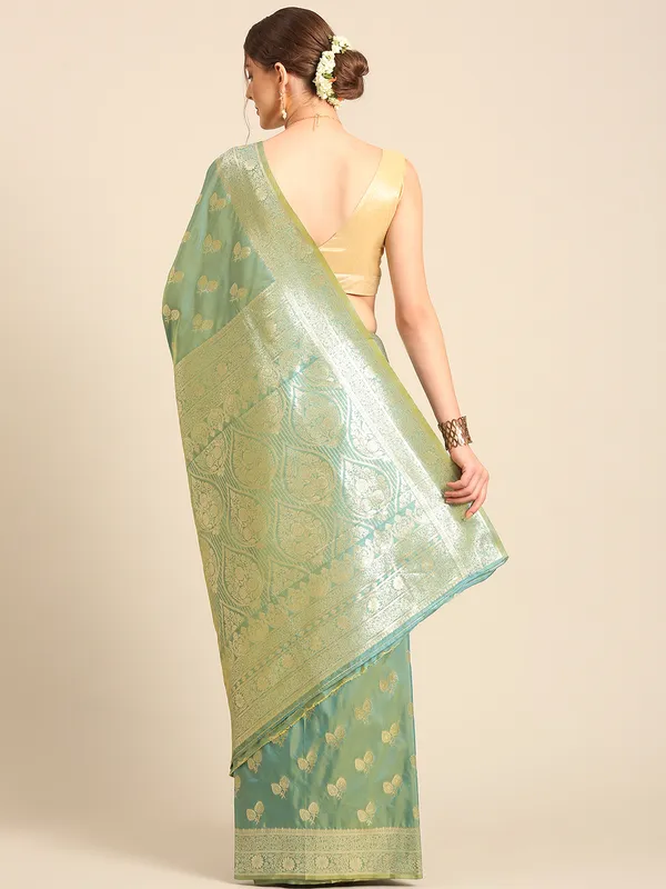 Traditional_Banarasi_Saree_with_Rich_Zari_Border
