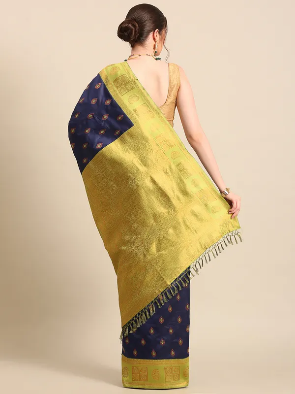Elegant_Kanjivaram_Silk_Saree_|_Timeless_Traditional_Style
