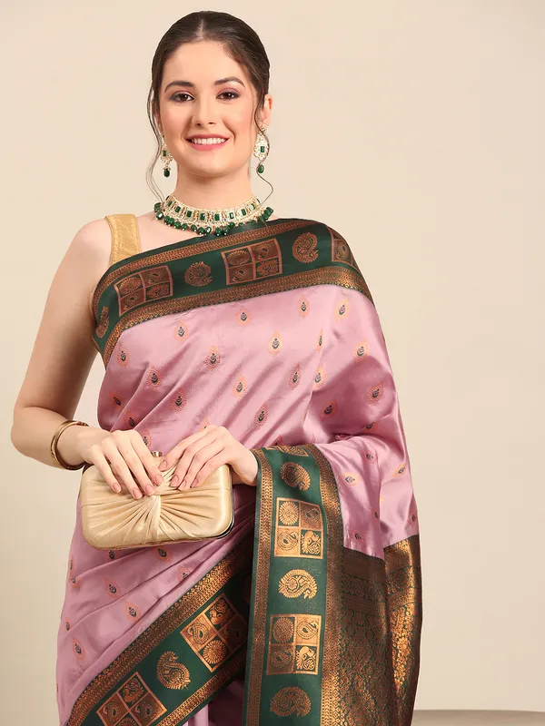 Elegant_Kanjivaram_Silk_Saree_|_Timeless_Traditional_Style