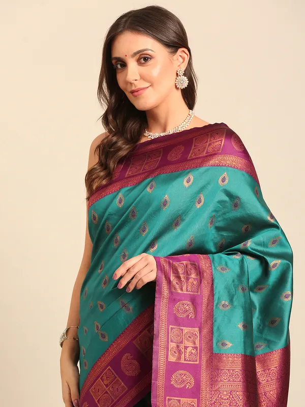 Elegant_Kanjivaram_Silk_Saree_|_Timeless_Traditional_Style