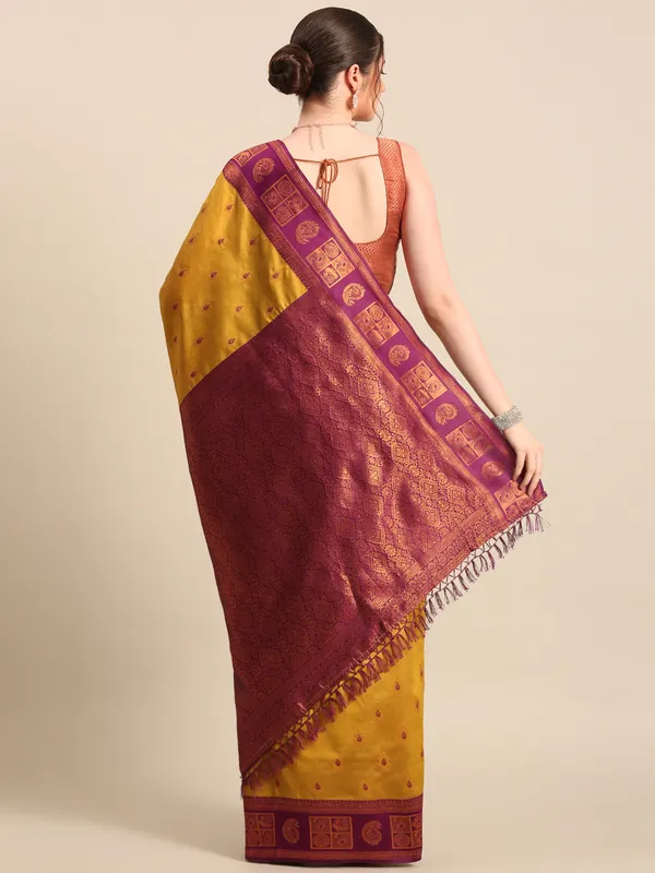Elegant_Kanjivaram_Silk_Saree_|_Timeless_Traditional_Style