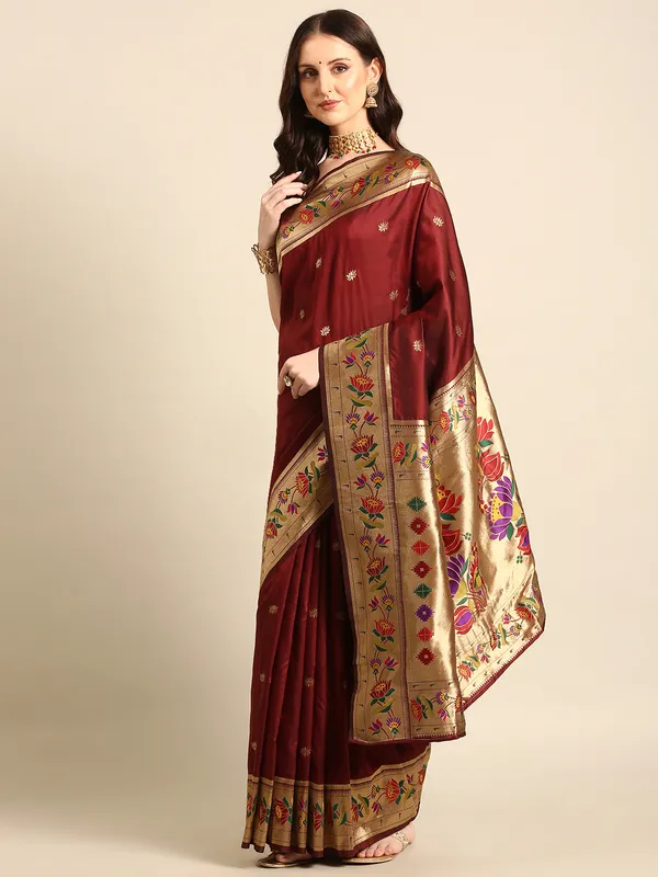 Elegant_Paithani_Saree_with_Zari_Border