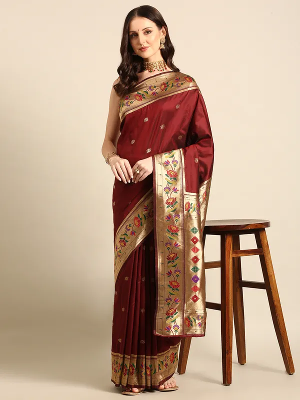 Elegant_Paithani_Saree_with_Zari_Border