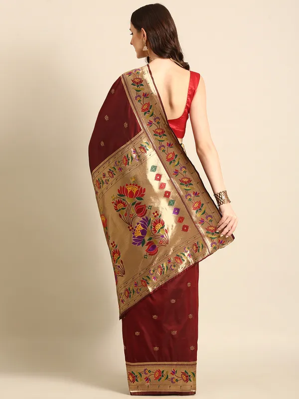 Elegant_Paithani_Saree_with_Zari_Border
