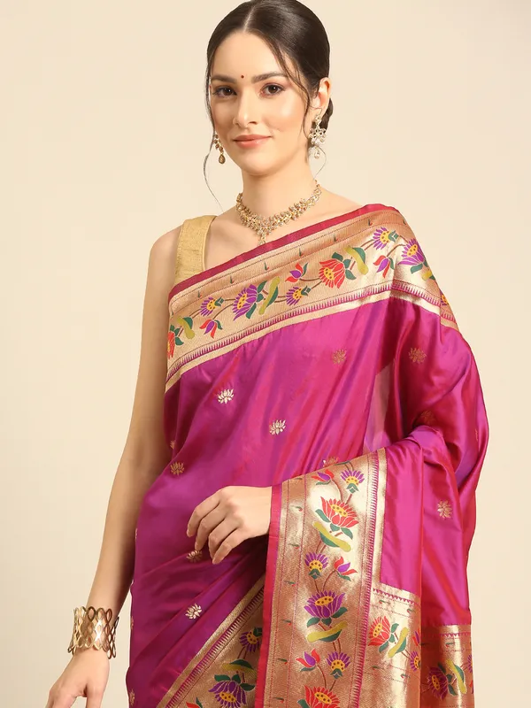 Elegant_Paithani_Saree_with_Zari_Border