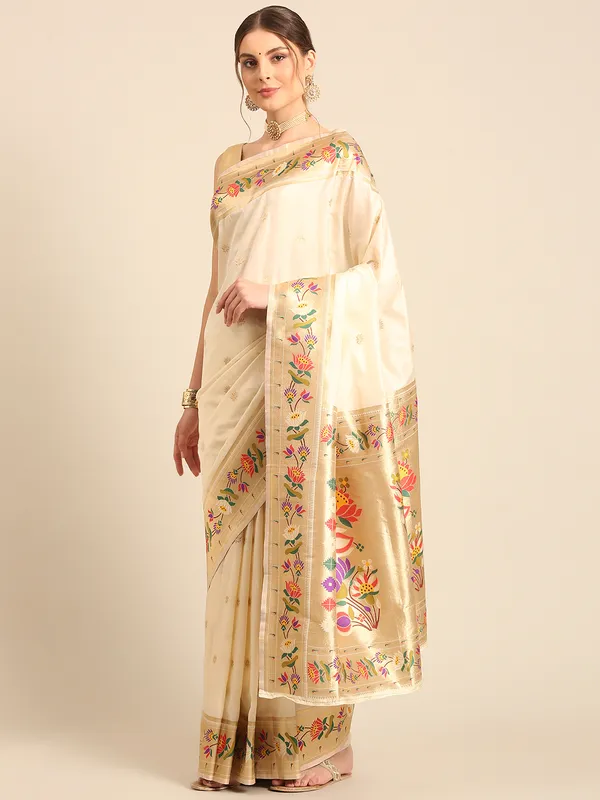 Elegant_Paithani_Saree_with_Zari_Border