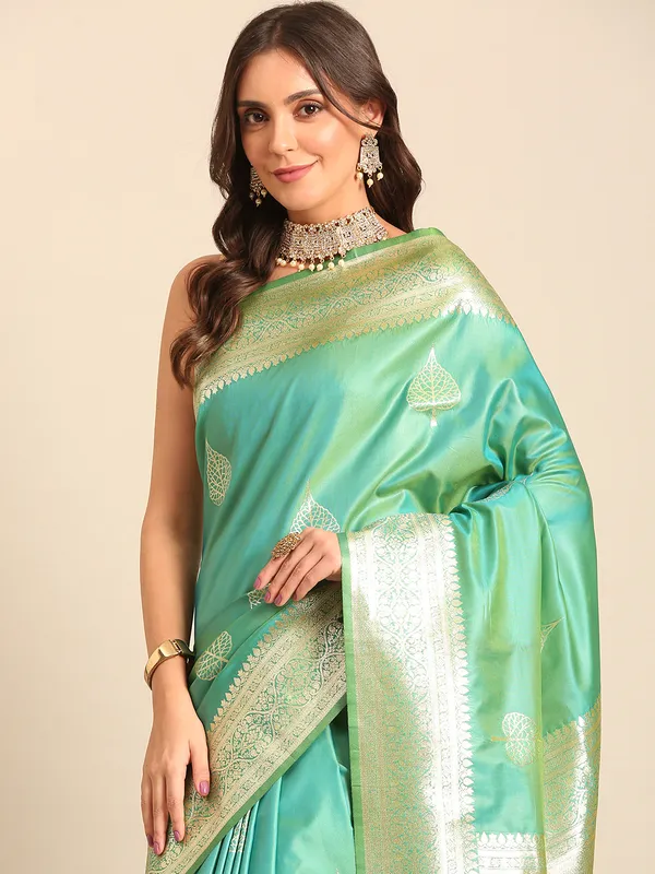 Timeless_Banarasi_Silk_Saree_|_Heritage_Weave