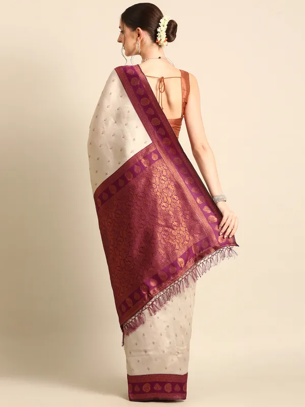 Premium_Kanjivaram_Saree_|_Classic_Silk_&_Zari_Weave
