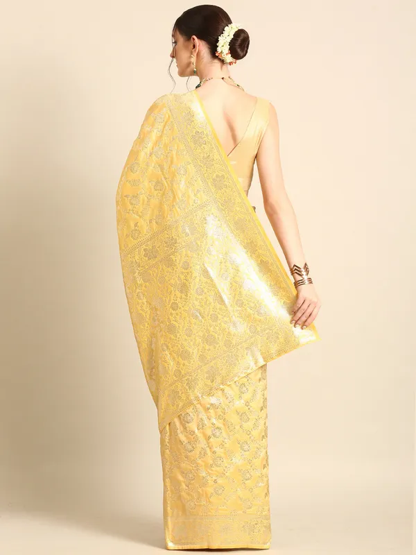Royal_Banarasi_Silk_Saree_with_Designer_Zari_Motifs
