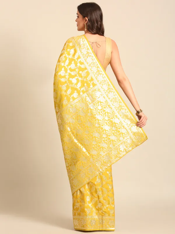 Royal_Banarasi_Silk_Saree_with_Designer_Zari_Motifs