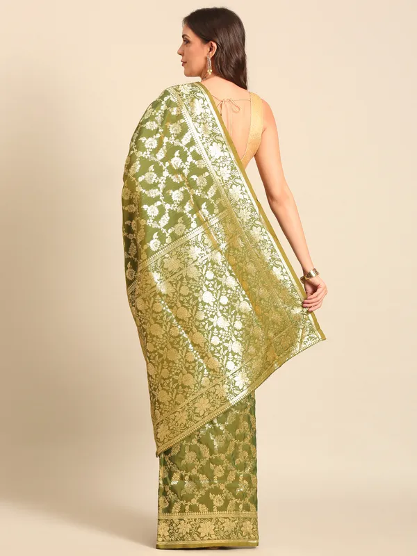 Royal_Banarasi_Silk_Saree_with_Designer_Zari_Motifs