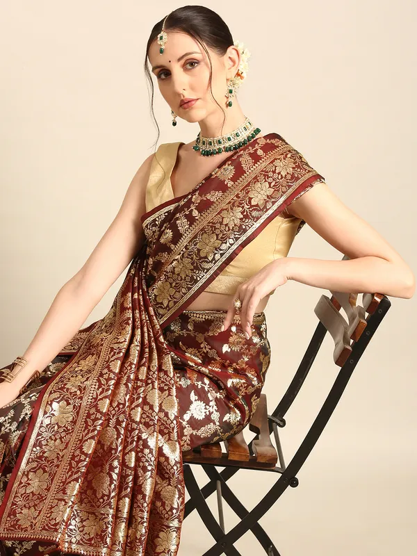 Royal_Banarasi_Silk_Saree_with_Designer_Zari_Motifs