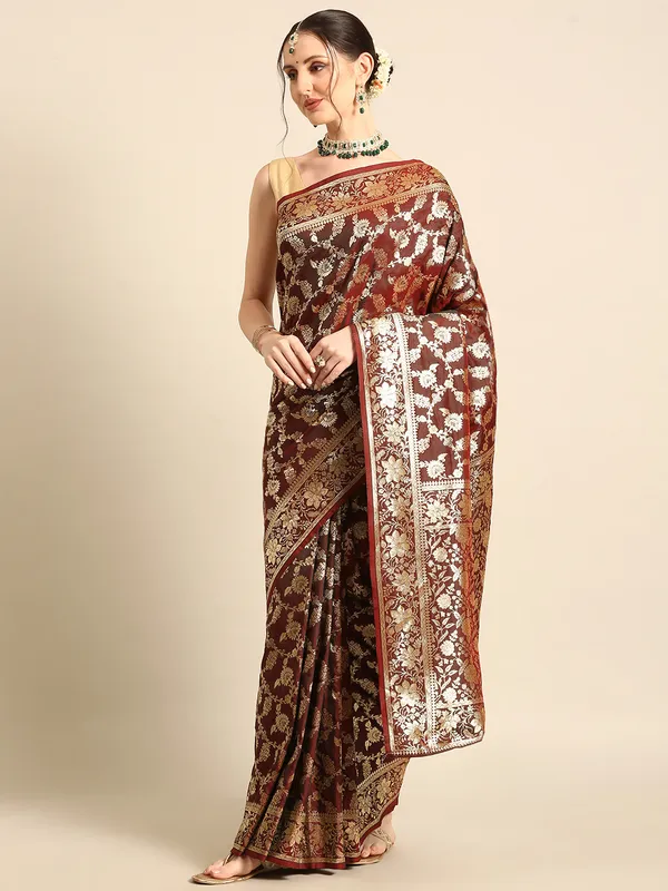 Royal_Banarasi_Silk_Saree_with_Designer_Zari_Motifs