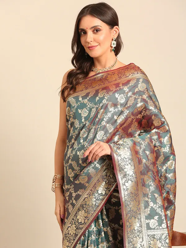 Royal_Banarasi_Silk_Saree_with_Designer_Zari_Motifs