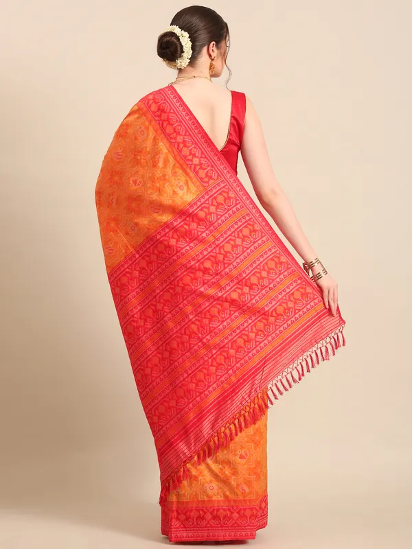 Elegant_Patola_Silk_Saree_with_Traditional_Patterns