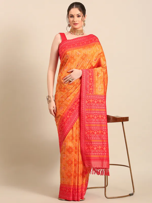 Elegant_Patola_Silk_Saree_with_Traditional_Patterns