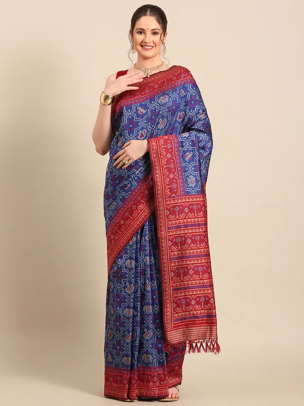 Elegant_Patola_Silk_Saree_with_Traditional_Patterns