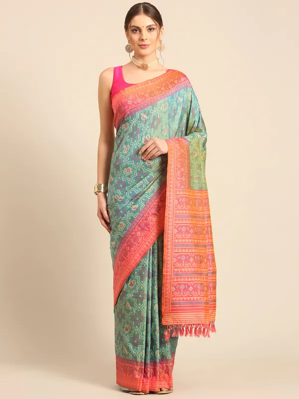 Elegant_Patola_Silk_Saree_with_Traditional_Patterns