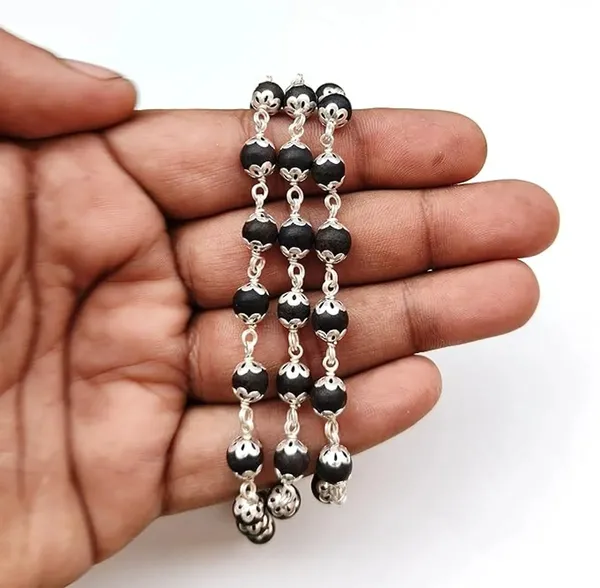Karungali-Malai-Silver-Cap-Plated-Necklace-for-Man-And-Women
