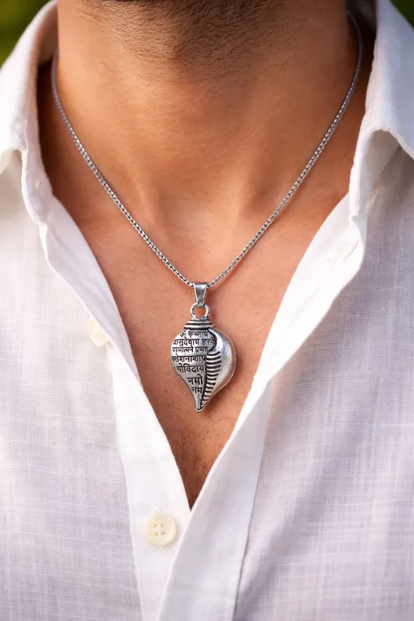 Krishna_Vasudevaya_Mantra_Shankh_Pendant_Locket_with_Chain_for_Men_&_Women_Spiritual_Healing_Divine_Blessings_&_Strength_Symbol